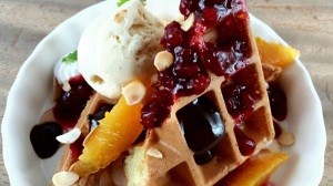 Waffle with cranberry sauce and oranges, vanilla ice cream and some chocolate (can never go wrong with chocolate!!!)